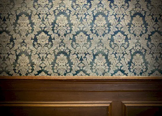 cleaning wall vintage wallpaper