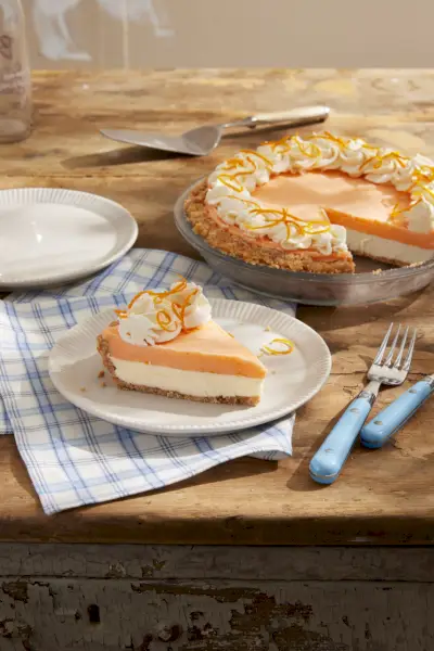 a couple of cakes on plates