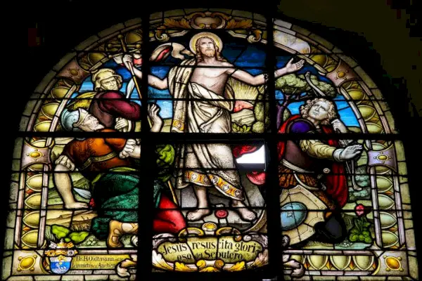 resurrection of christ depicted in stained glass