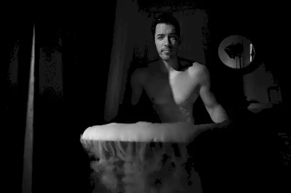 Black, White, Photograph, Black-and-white, Monochrome, Monochrome photography, Flash photography, Barechested, Photography, Arm, 