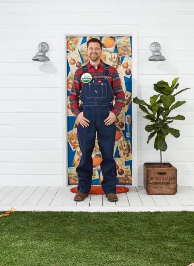 glendale, arizona august 19 travis kelce 87 of the kansas city chiefs reacts prior to an nfl preseason football game between the arizona cardinals and the kansas city chiefs at state farm stadium on august 19, 2023 in glendale, arizona photo by michael owensgetty images