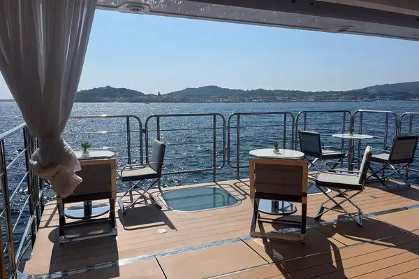 Ilma Yacht Ritz Carlton lounge