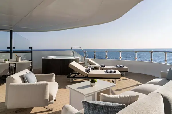 The Ritz-Carlton Yacht deck