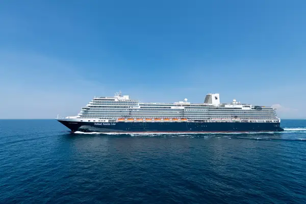 Exterior of Nieuw Statendam