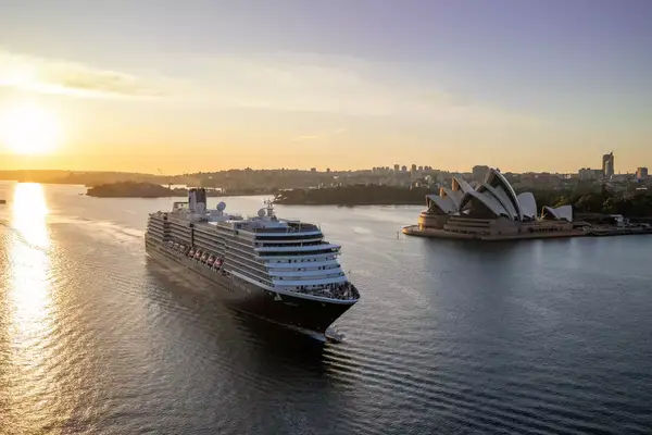 Noordam in Australia