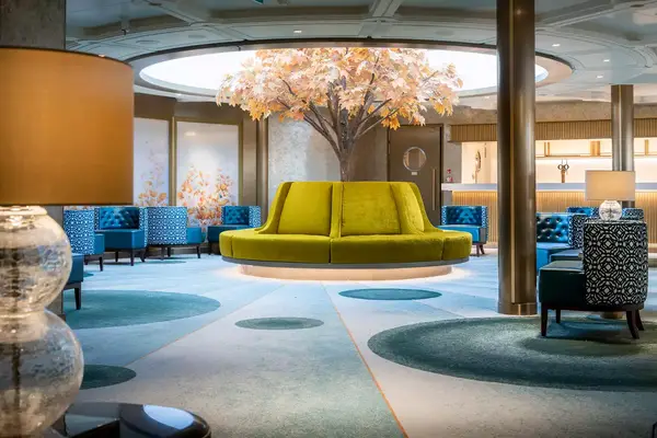 The Grills Lounge onboard the Queen Anne