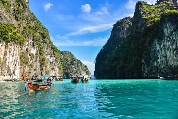 Pileh Lagoon in Ko Phi Phi Island