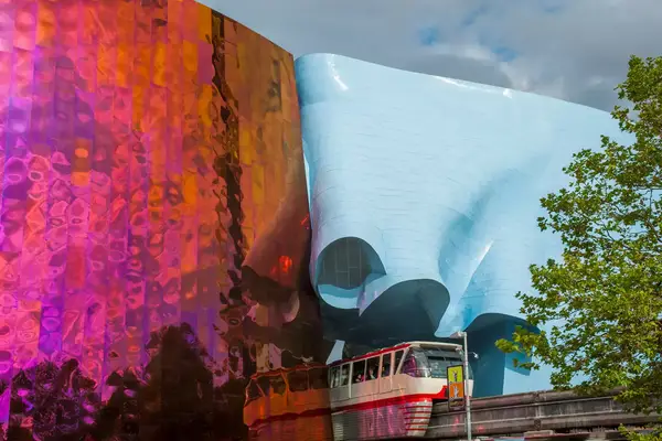 The monorail stopping at the station at the Museum of Pop