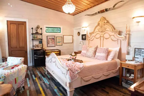 Interior of the Sulfur Ridge-Tennessee