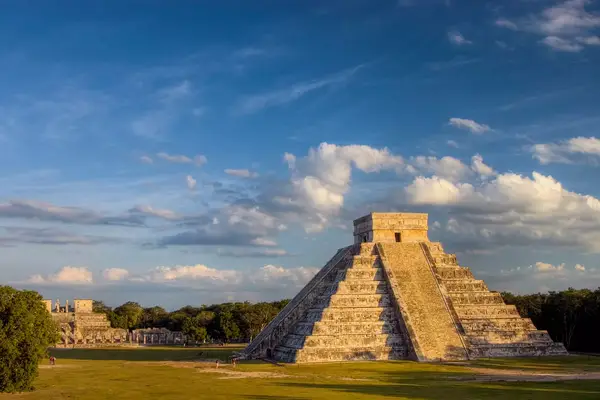 Pyramid of Kukulcan, Chichen Itza, Yucatan, Mexico.