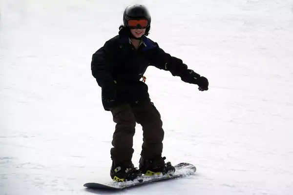 Snowboarder at Indianhead Mountain, Big Snow Resort, Michigan