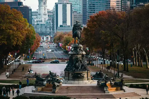 A large state at the end of a busy street