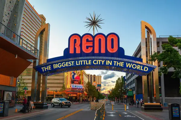 Reno archway over a downtown street