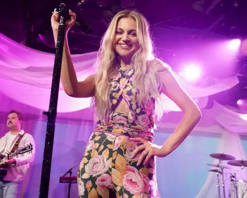 jimmy kimmel live jimmy kimmel live airs every weeknight at 1135 pm edt and features a diverse lineup of guests that include celebrities, athletes, musical acts, comedians and human interest subjects, along with comedy bits and a house band the guests for thursday, june 30 included guest host chelsea handler, taron egerton black bird, and kelsea ballerini heartfirst eric mccandlessabc via getty images kelsea ballerini