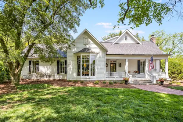 trisha yearwood home exterior