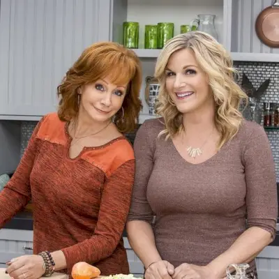 trisha and reba in her kitchen