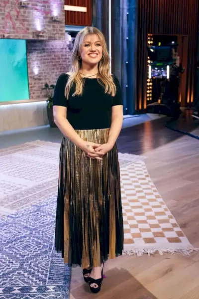 the kelly clarkson show episode 7i029 pictured kelly clarkson photo by weiss eubankssyndication via getty images