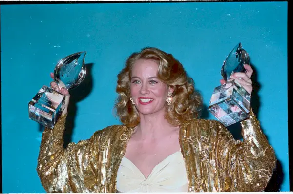 cybill shepherd holding awards