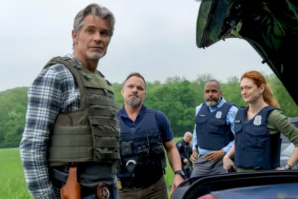 timothy olyphant as raylan givens, norbert leo butz as norbert bryl, victor williams as wendell robinson, marin ireland as maureen downey