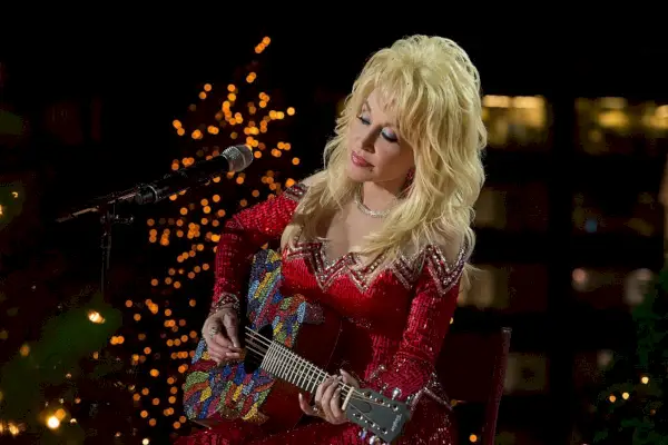 christmas in rockefeller center 2016 pictured dolly parton rehearses for the 2016 christmas in rockefeller center photo by virginia sherwoodnbcu photo banknbcuniversal via getty images via getty images