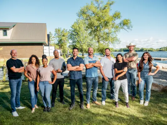 scott mcgillivray and bryan baeumler on renovation resort showdown