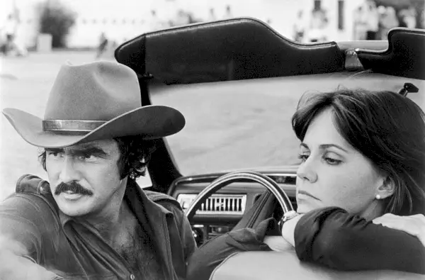 Burt Reynolds and Sally Field in Smokey and the Bandit