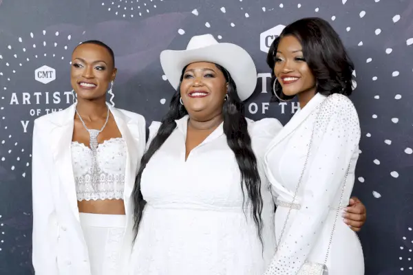 2022 cmt artists of the year red carpet