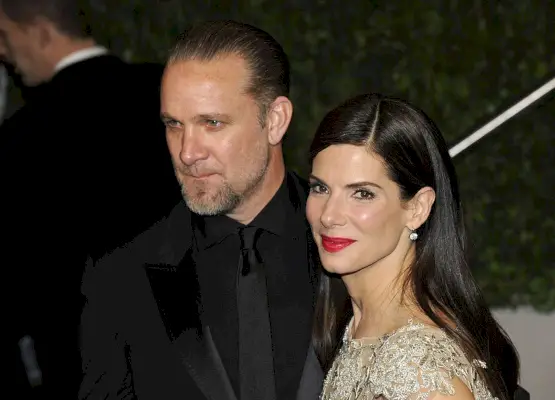 west hollywood, ca march 07 actor jesse james and actress sandra bullock arrive at the 2010 vanity fair oscar party hosted by graydon carter held at sunset tower on march 7, 2010 in west hollywood, california photo by ethan millerwireimage 