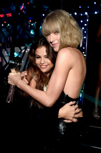 iheartradio music awards backstage