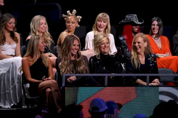 austin, texas april 07 2nd l r carly pearce, trisha yearwood and beth bernard attend the 2024 cmt music awards at moody center on april 07, 2024 in austin, texas photo by rick kerngetty images for cmt
