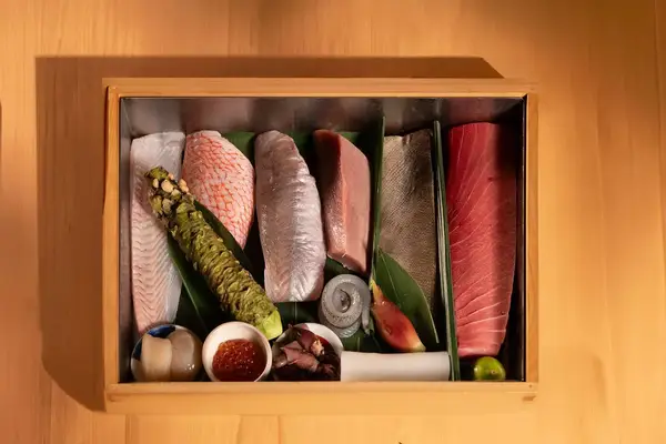 Box of sushi 