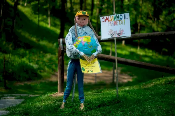 how to make a scarecrow