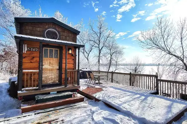 Tiny house rental available on Airbnb