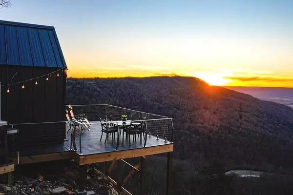 Tiny house rental available on Airbnb