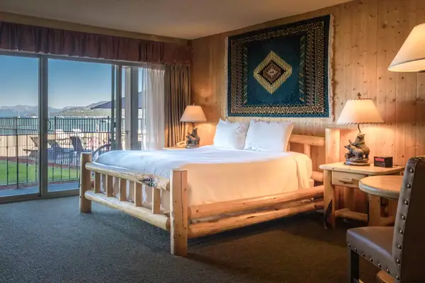 Guest room at Tahoe Lakeshore Lodge & Spa