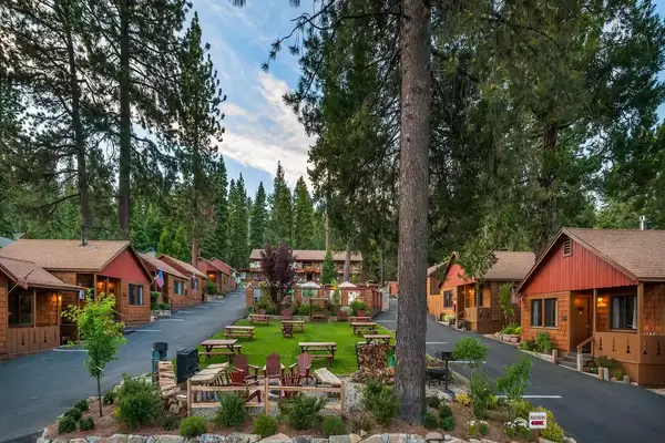 Lawn area at Cedar Glen Lodge