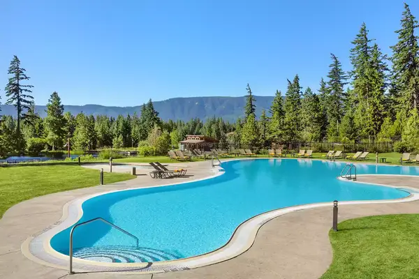 The pool at Suncadia