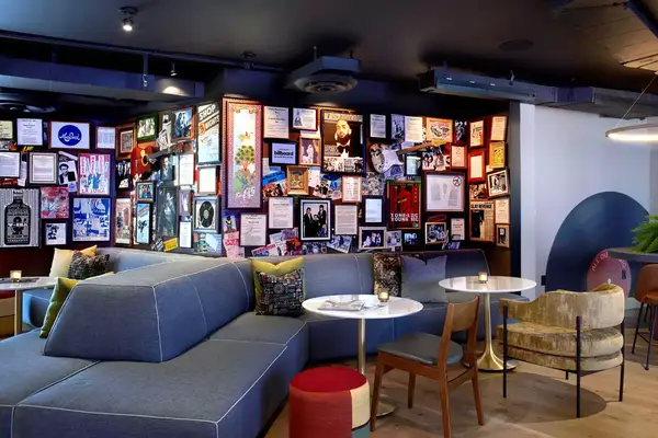 Hote Ziggy lobby lounge interior