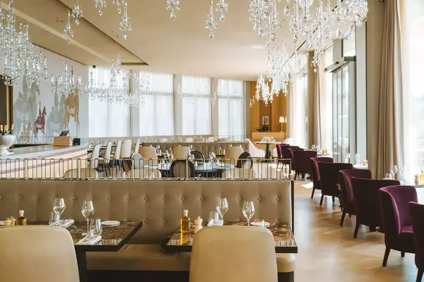 restaurant at Royal Champagne Hotel