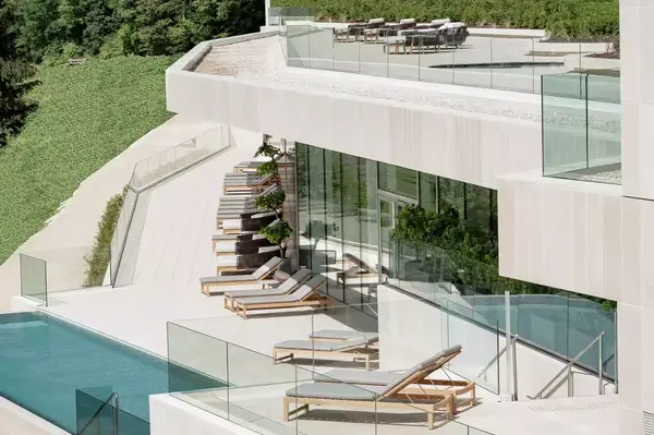 exterior of Champagne Hotel