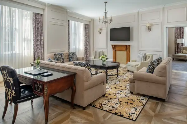 a living room at The Roosevelt New Orleans