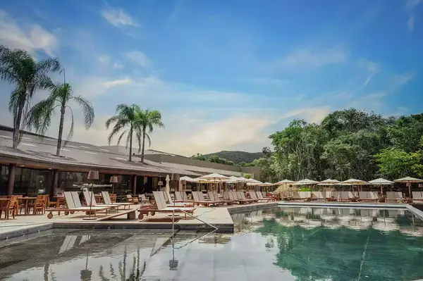 Clara Arte Hotel pool