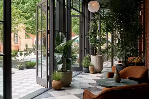 Anna & Bel courtyard 