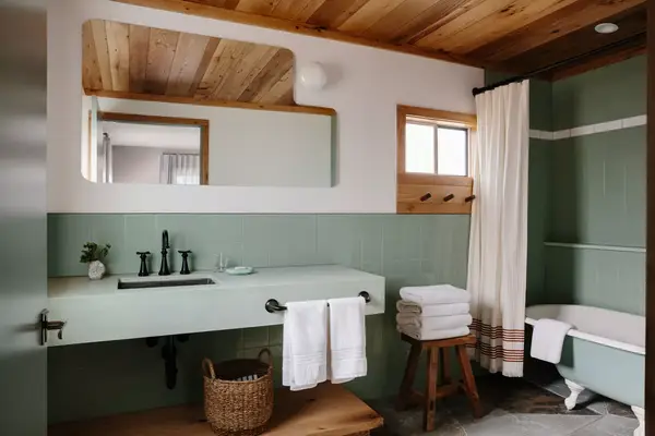A guest bathroom at Daunt’s Albatross in Montauk