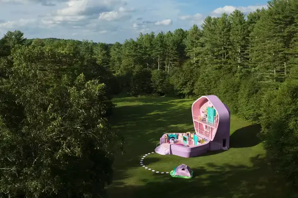 Aerial view of the Polly Pocket Icon Airbnb