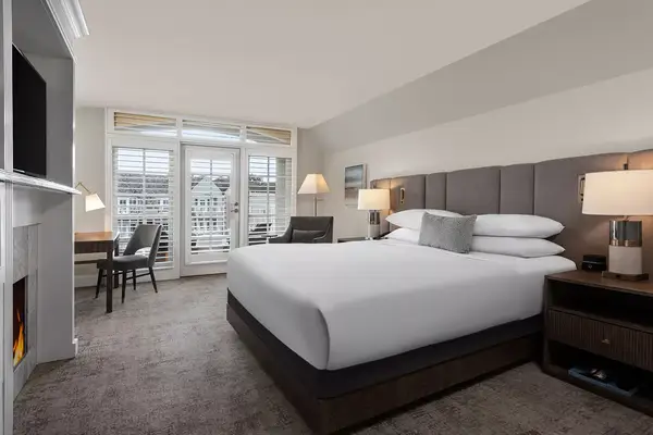 Interior of the Village King Fireplace suite at L