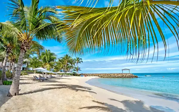 Hodges Bay Resort & Spa