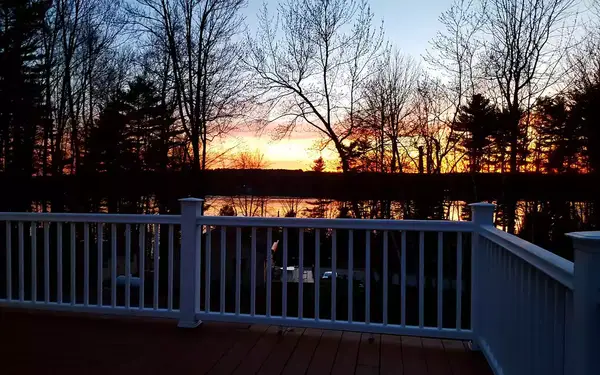 Airbnb Holiday Vacation Rental Treetop Gilford New Hampshire