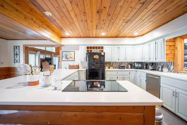 Cabin vacation rental in Sutton