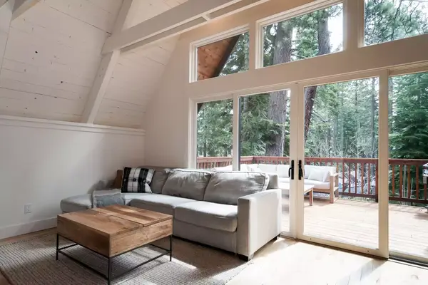 Cabin vacation rental in Carnelian Bay, California